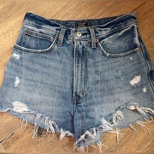 Abercrombie and Fitch natural rise short